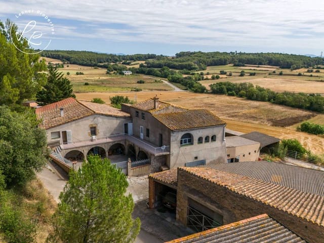 5 soveværelse Finca/Landehus til salg i Pontós med garage - € 398.000 (Ref: 9129403)