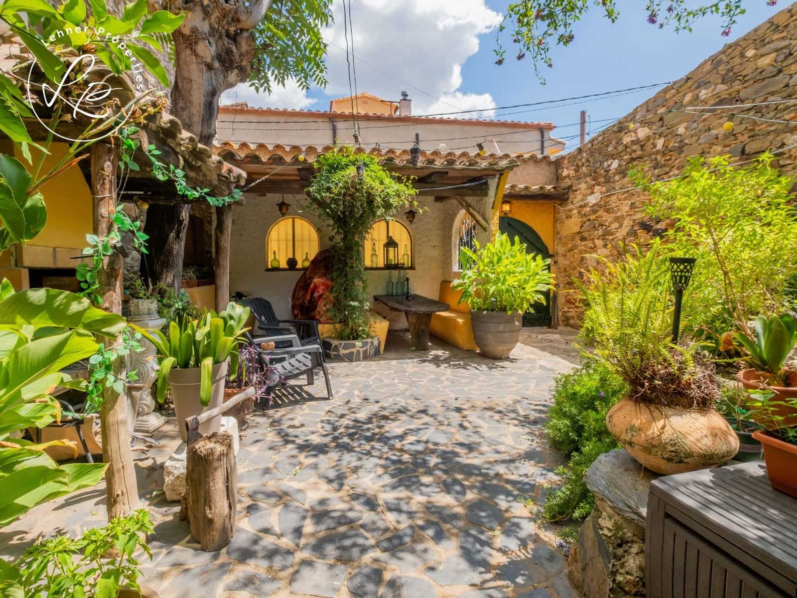 3 bedroom Townhouse for sale in Garriguella - € 450,000 (Ref: 9431677)