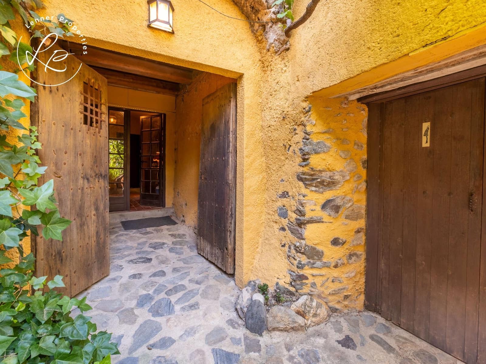 3 bedroom Townhouse for sale in Garriguella - € 450,000 (Ref: 9431677)