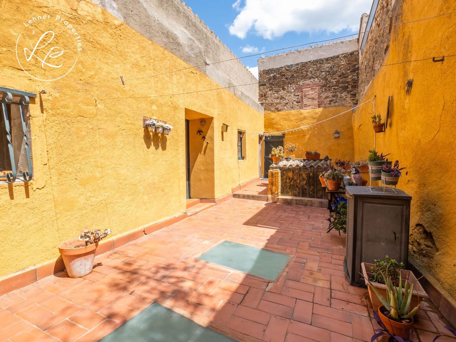 3 bedroom Townhouse for sale in Garriguella - € 450,000 (Ref: 9431677)