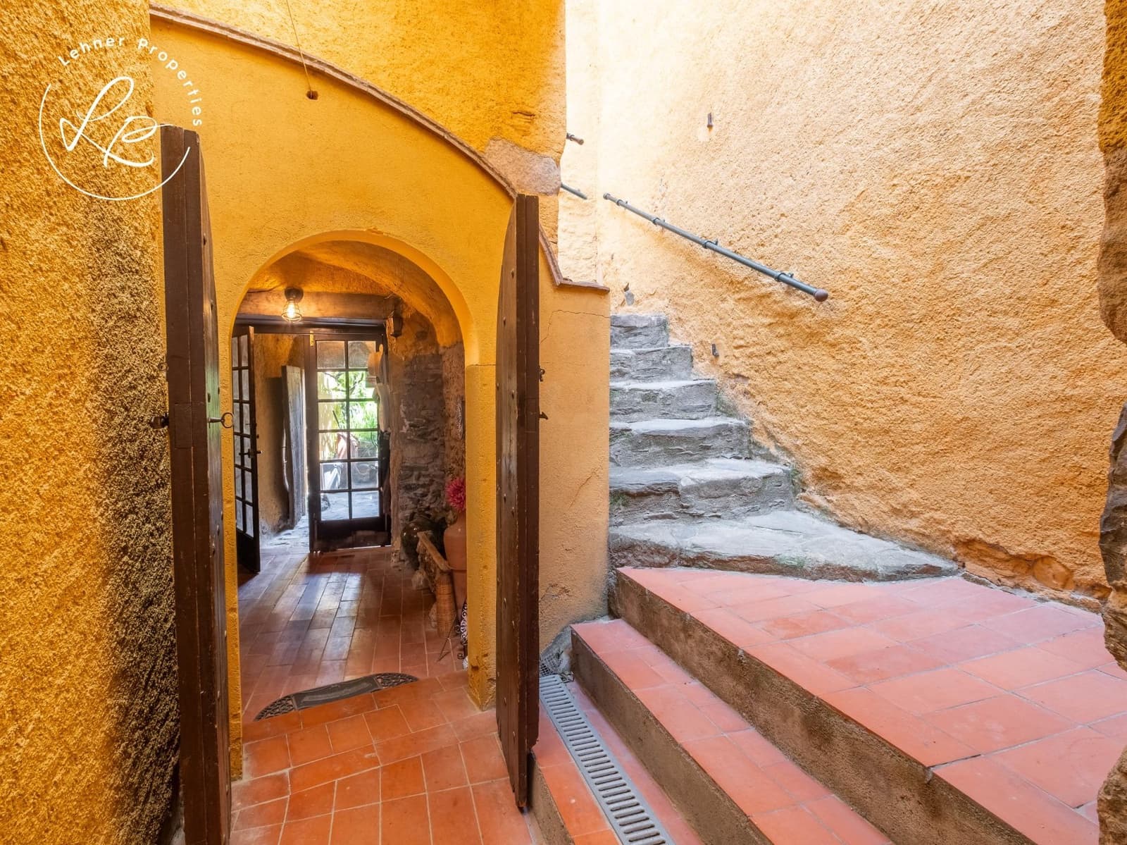 3 bedroom Townhouse for sale in Garriguella - € 450,000 (Ref: 9431677)