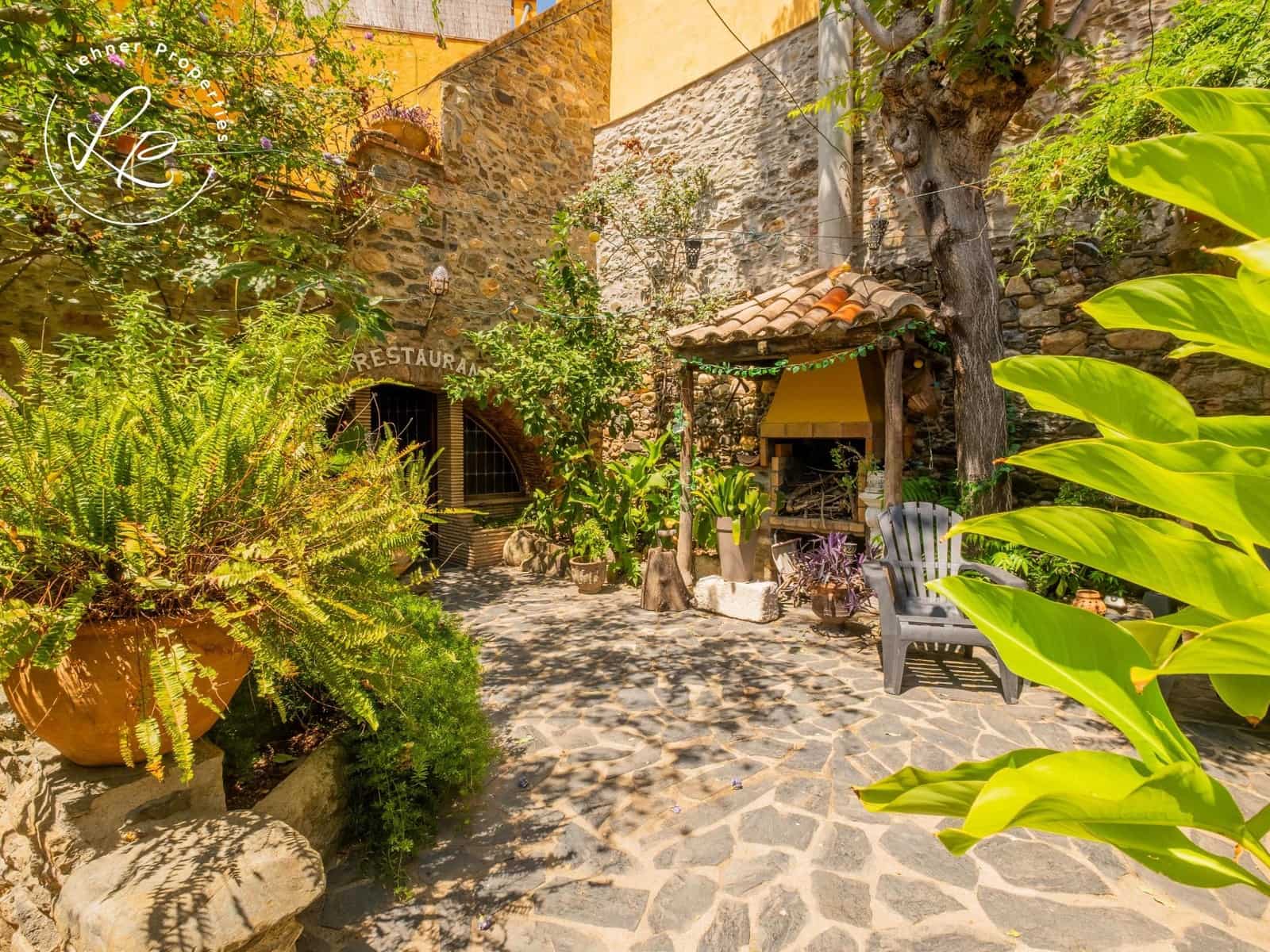3 bedroom Townhouse for sale in Garriguella - € 450,000 (Ref: 9431677)