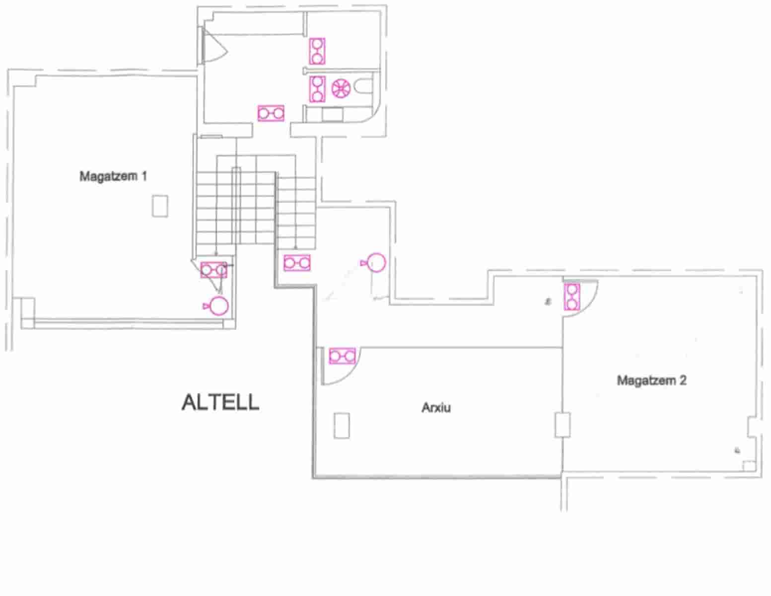 Commercial for sale in Figueres - € 380,000 (Ref: 9431678)