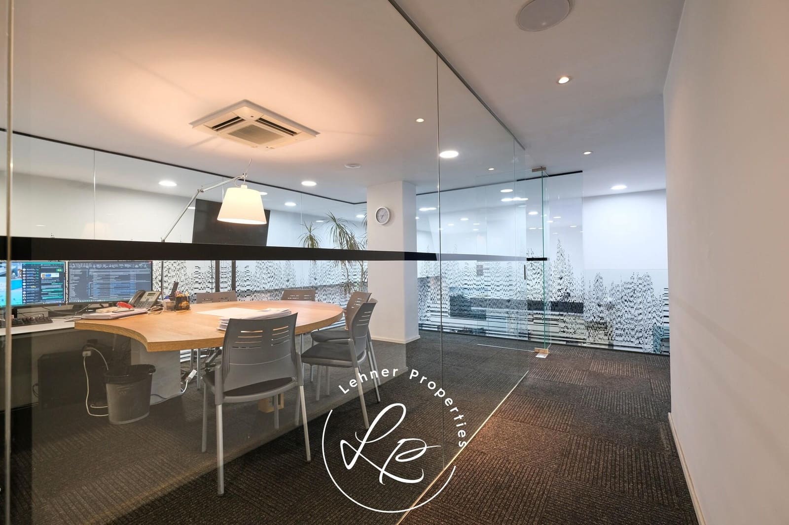 Commercial for sale in Figueres - € 380,000 (Ref: 9431678)