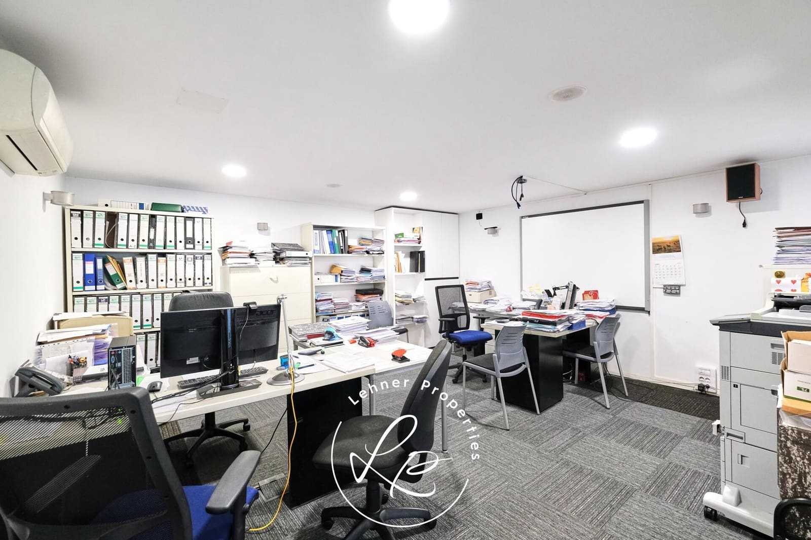 Commercial for sale in Figueres - € 380,000 (Ref: 9431678)