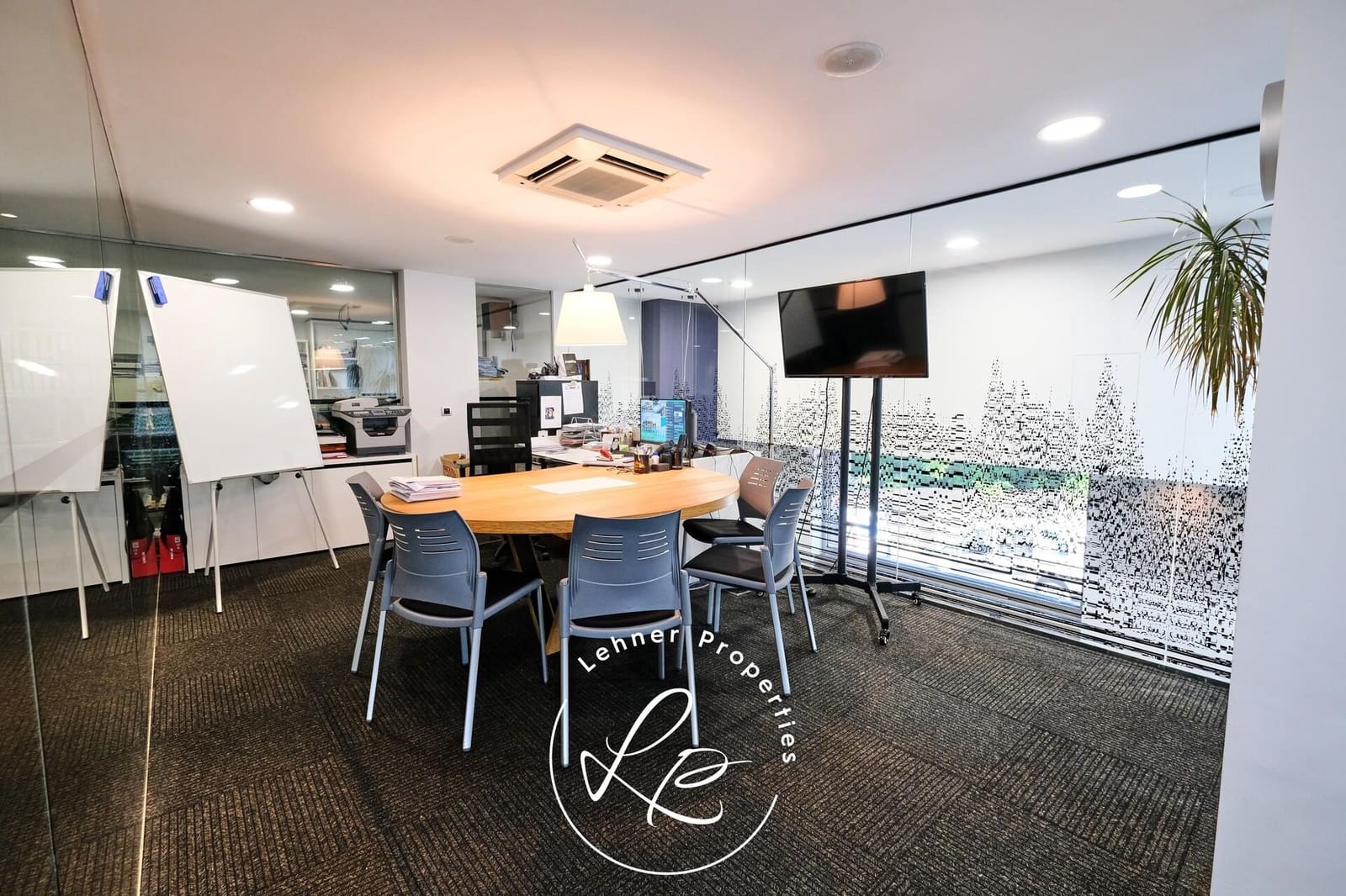 Commercial for sale in Figueres - € 380,000 (Ref: 9431678)