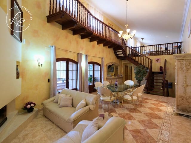 5 sypialnia Finka/Dom wiejski na sprzedaż w La Jonquera z garażem - 735 000 € (Ref: 9431680)
