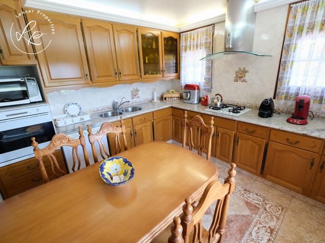 5 sypialnia Finka/Dom wiejski na sprzedaż w La Jonquera z garażem - 735 000 € (Ref: 9431680)