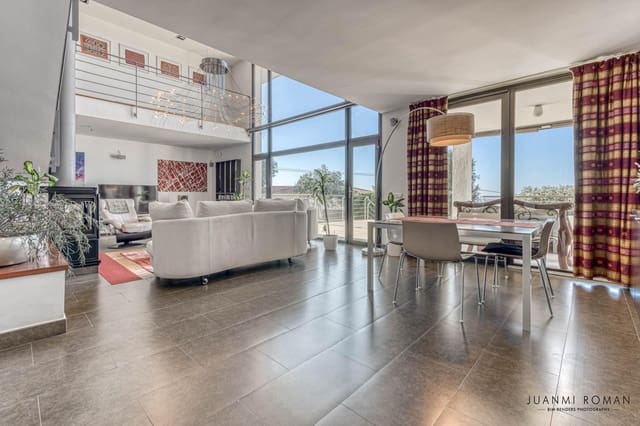 4 bedroom Villa for sale in Pau with garage - € 1,200,000 (Ref: 9431681)