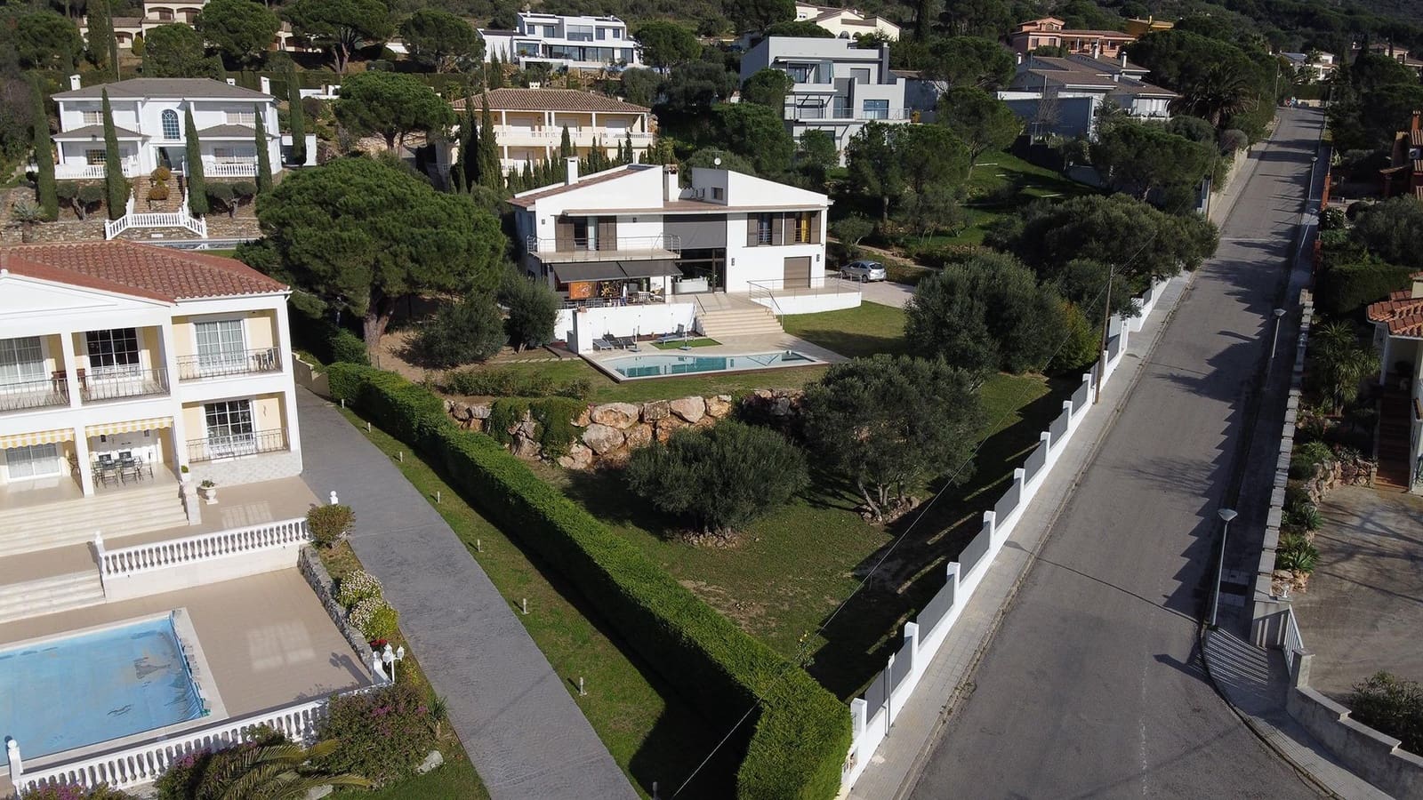 4 Zimmer Villa zu verkaufen in Pau mit Garage - 1.200.000 € (Ref: 9431681)