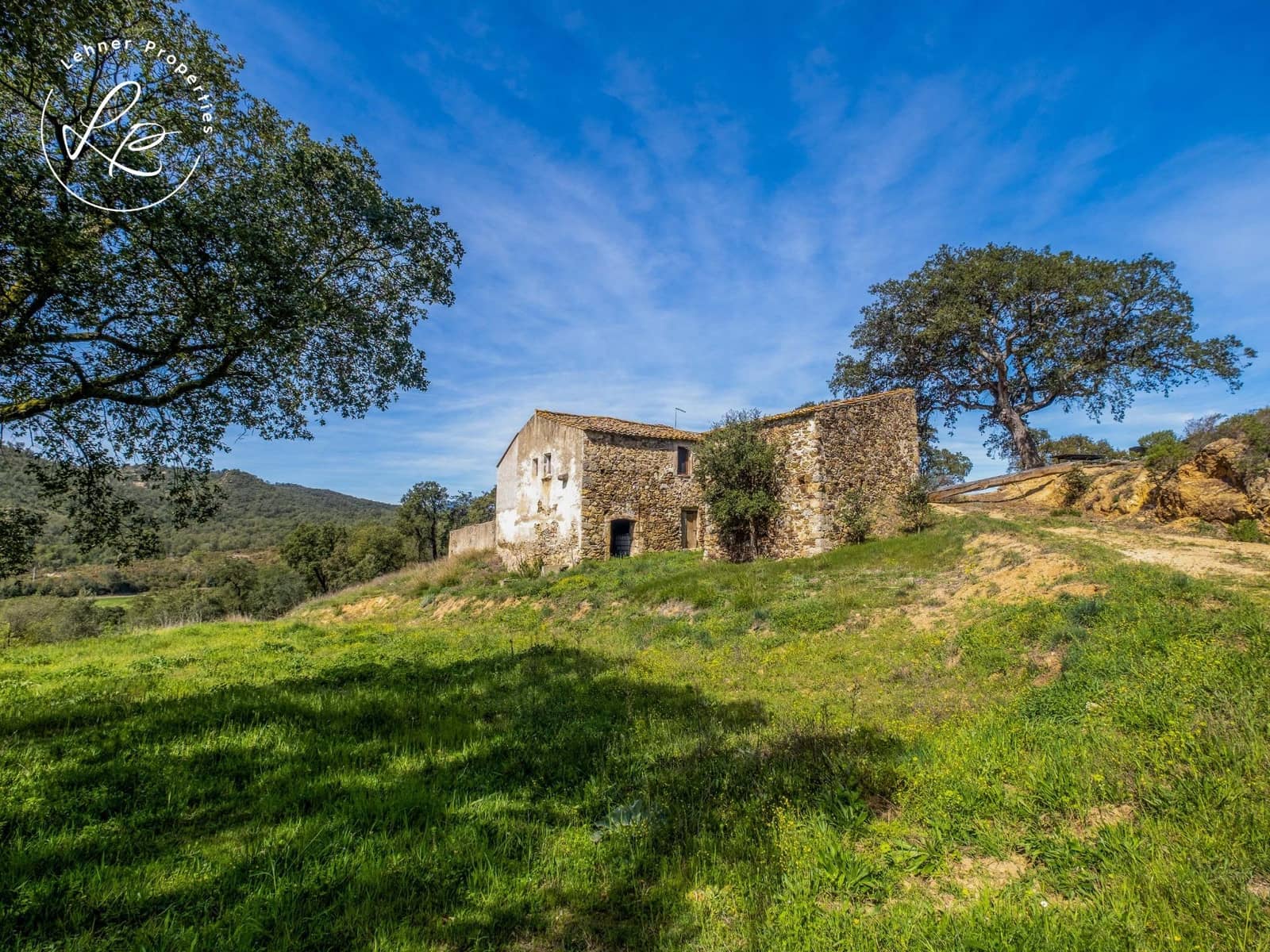 3 sypialnia Finka/Dom wiejski na sprzedaż w Darnius z garażem - 450 000 € (Ref: 9431685)