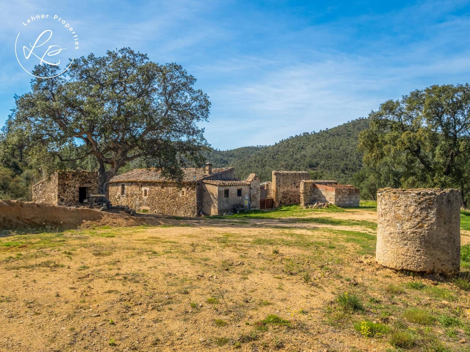 3 sypialnia Finka/Dom wiejski na sprzedaż w Darnius z garażem - 450 000 € (Ref: 9431685)