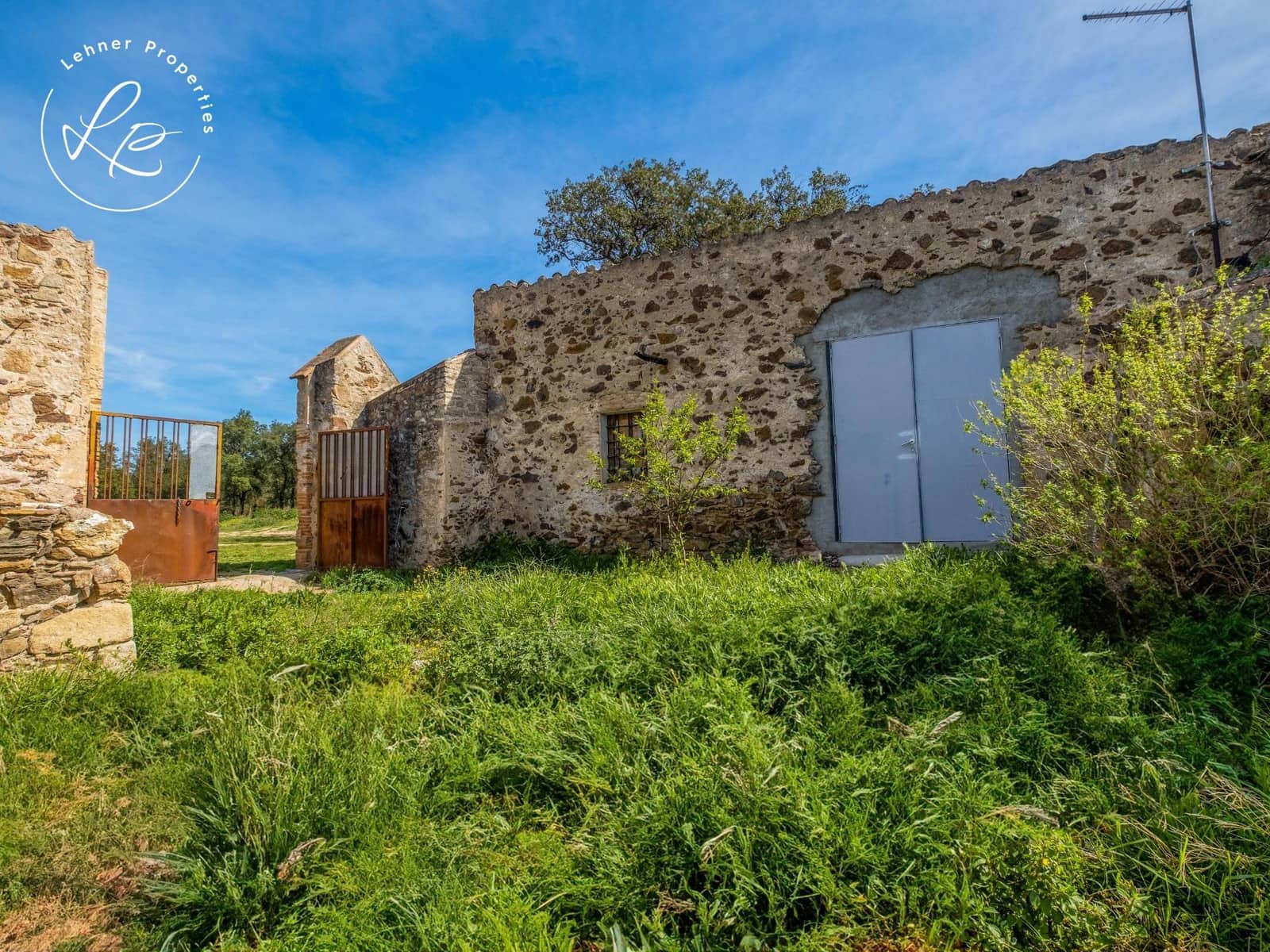 3 sypialnia Finka/Dom wiejski na sprzedaż w Darnius z garażem - 450 000 € (Ref: 9431685)