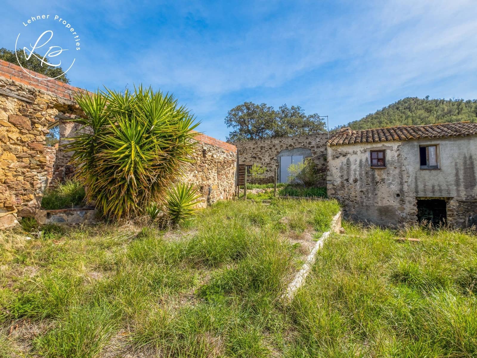 3 sypialnia Finka/Dom wiejski na sprzedaż w Darnius z garażem - 450 000 € (Ref: 9431685)