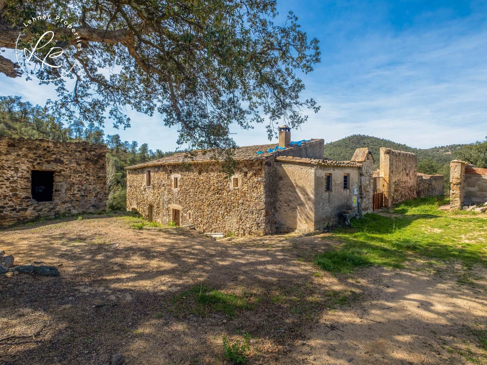 3 sypialnia Finka/Dom wiejski na sprzedaż w Darnius z garażem - 450 000 € (Ref: 9431685)