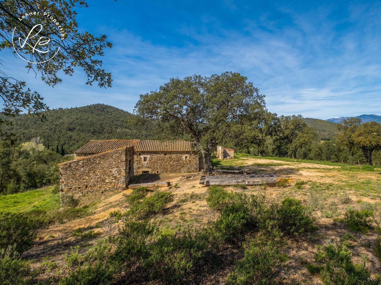 3 sypialnia Finka/Dom wiejski na sprzedaż w Darnius z garażem - 450 000 € (Ref: 9431685)