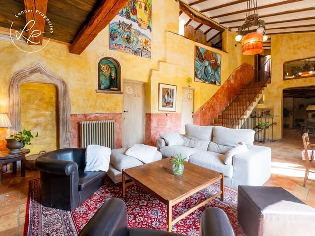 9 makuuhuone Omakotitalo myytävänä paikassa Esponellà - 1 290 000 € (Ref: 9431686)