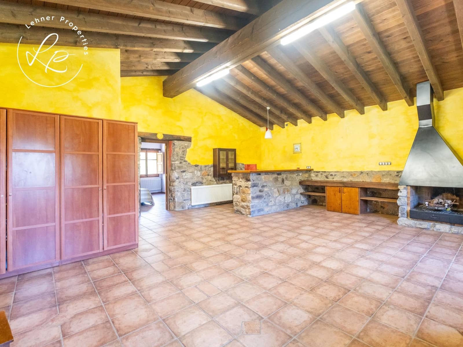 9 bedroom Finca/Country House for sale in La Vall de Bianya with garage - € 1,000,000 (Ref: 9431687)