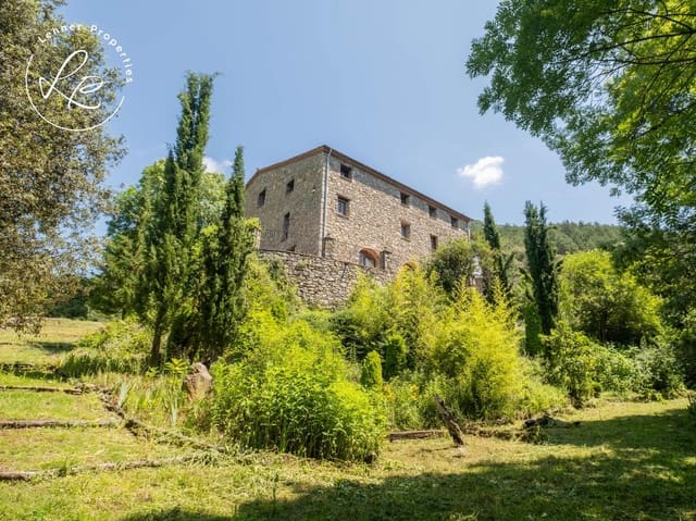 9 slaapkamer Finca/Landhuis te koop in La Vall de Bianya met garage - € 1.000.000 (Ref: 9431687)