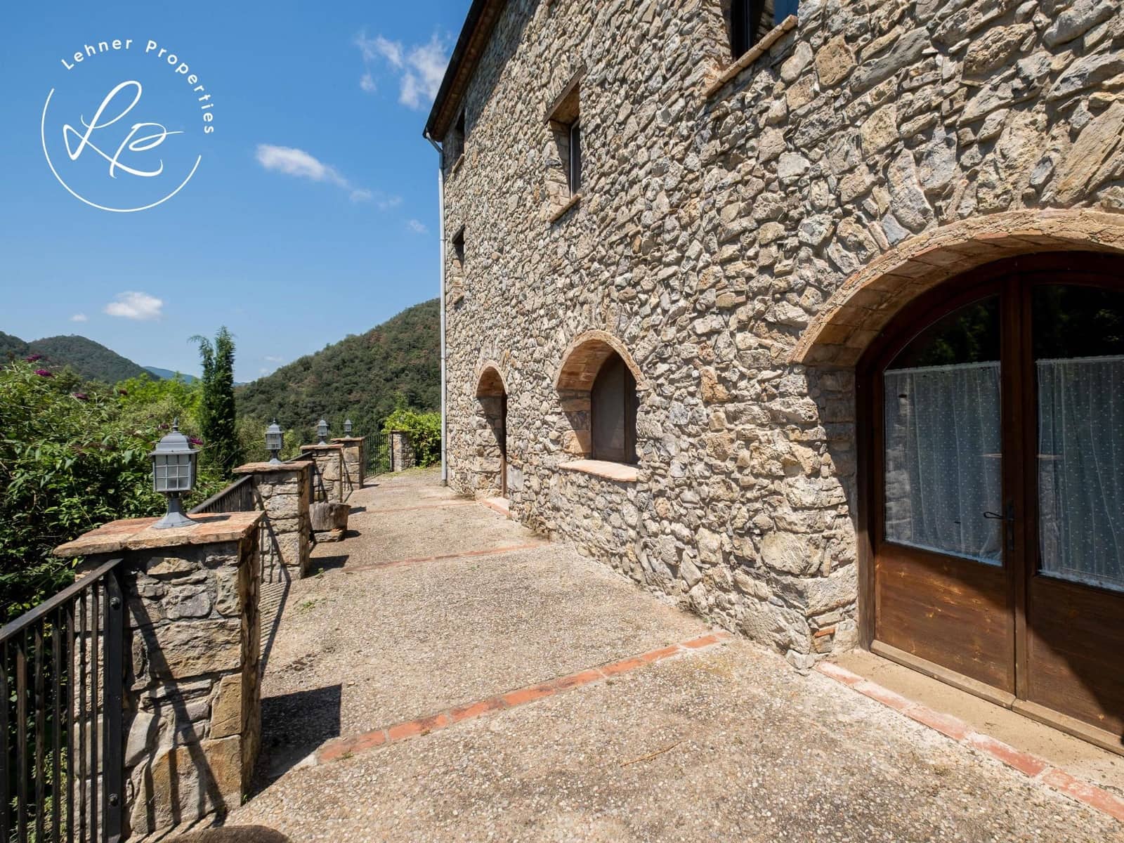 9 bedroom Finca/Country House for sale in La Vall de Bianya with garage - € 1,000,000 (Ref: 9431687)
