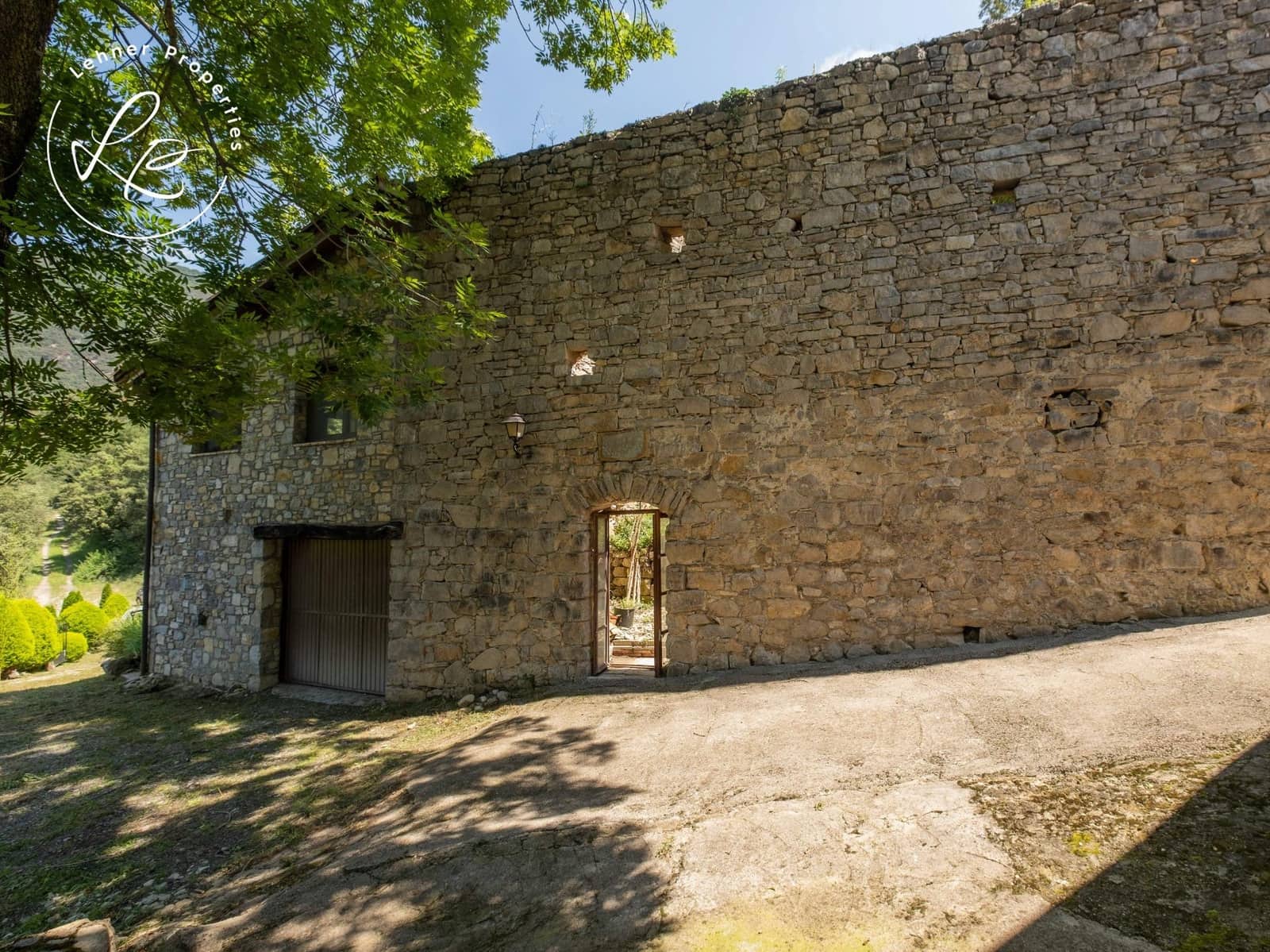 9 bedroom Finca/Country House for sale in La Vall de Bianya with garage - € 1,000,000 (Ref: 9431687)