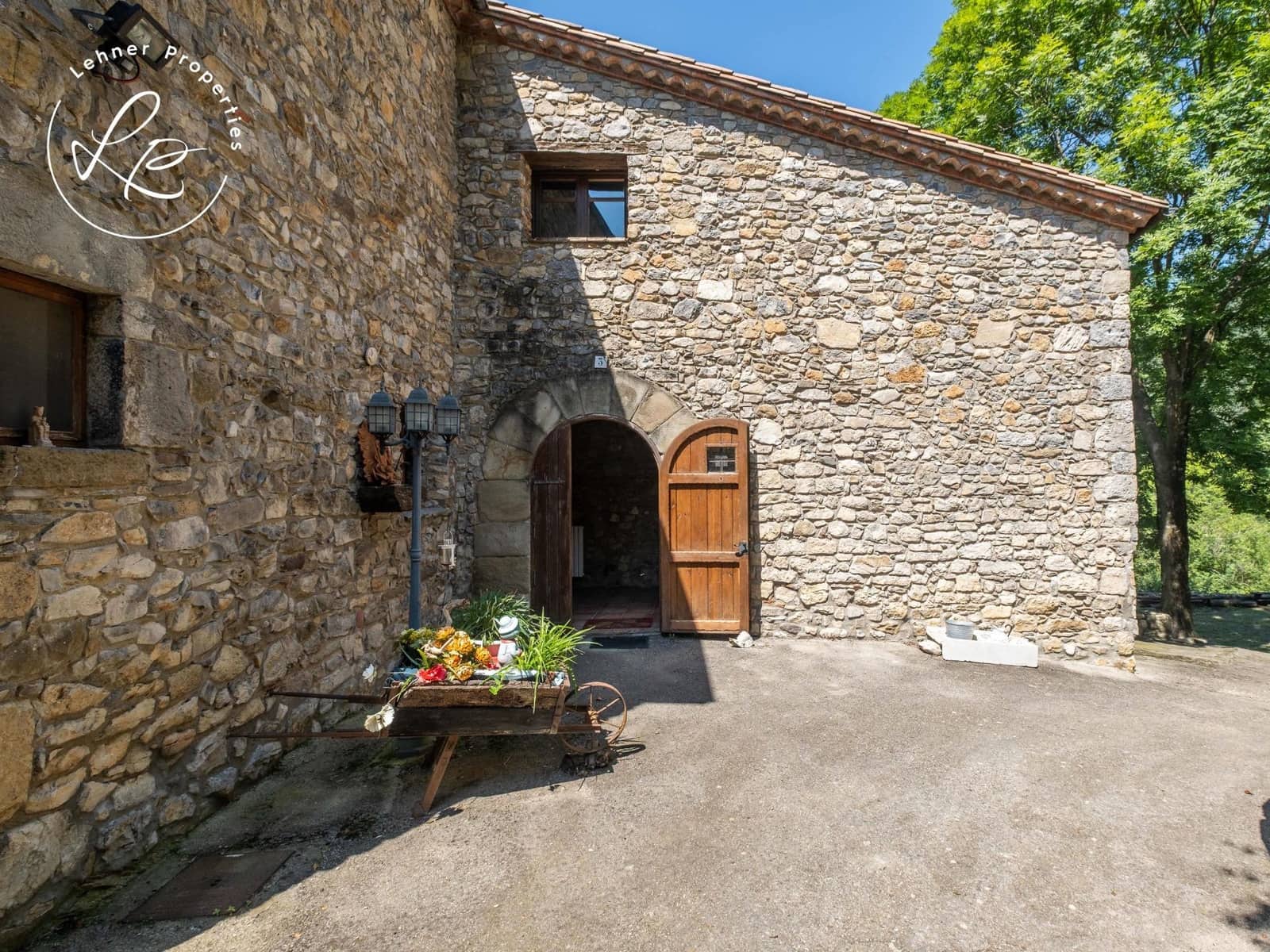9 bedroom Finca/Country House for sale in La Vall de Bianya with garage - € 1,000,000 (Ref: 9431687)