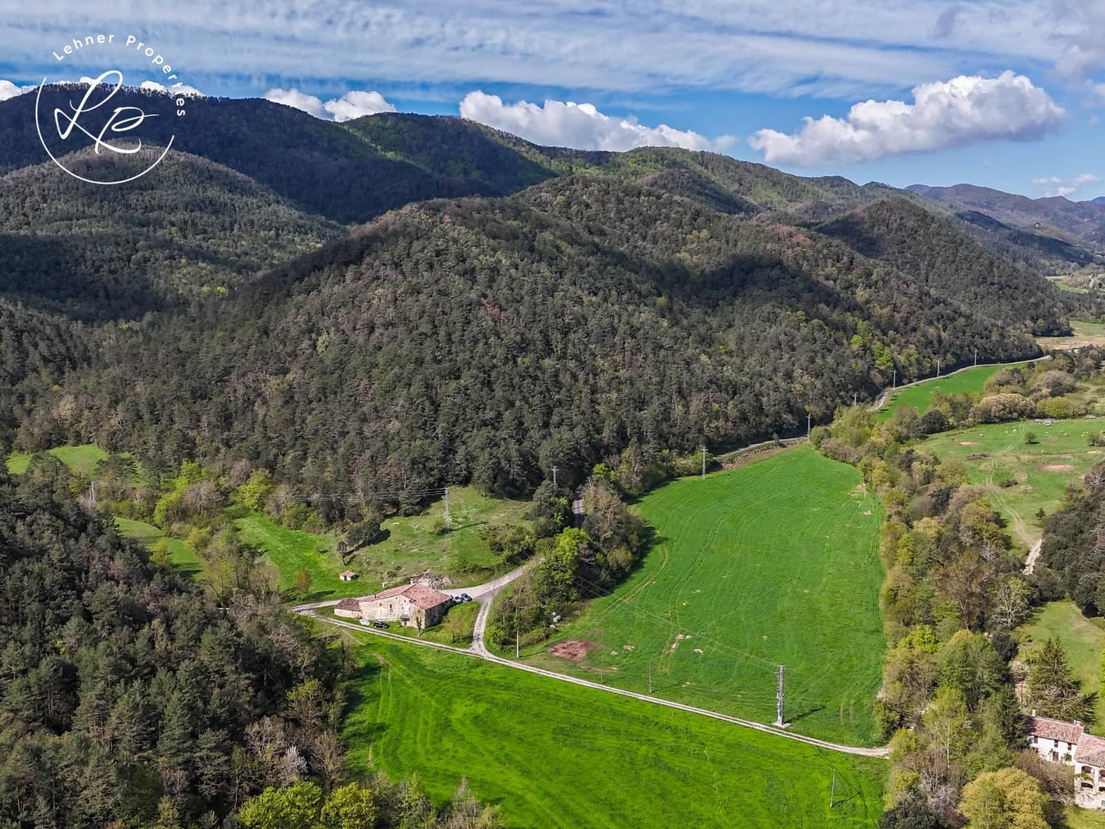 9 bedroom Finca/Country House for sale in La Vall de Bianya with garage - € 1,000,000 (Ref: 9431687)