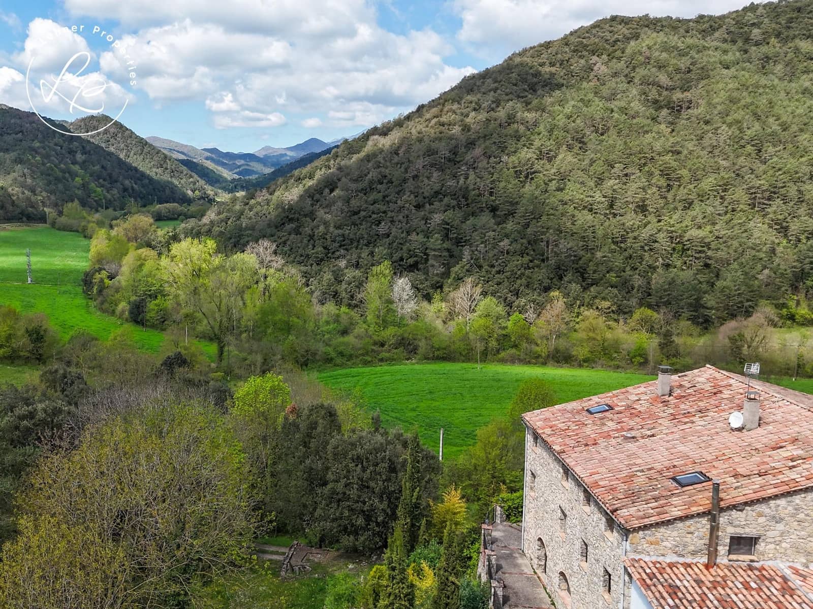 9 soverom Finca/Herregård til salgs i La Vall de Bianya med garasje - € 1 000 000 (Ref: 9431687)