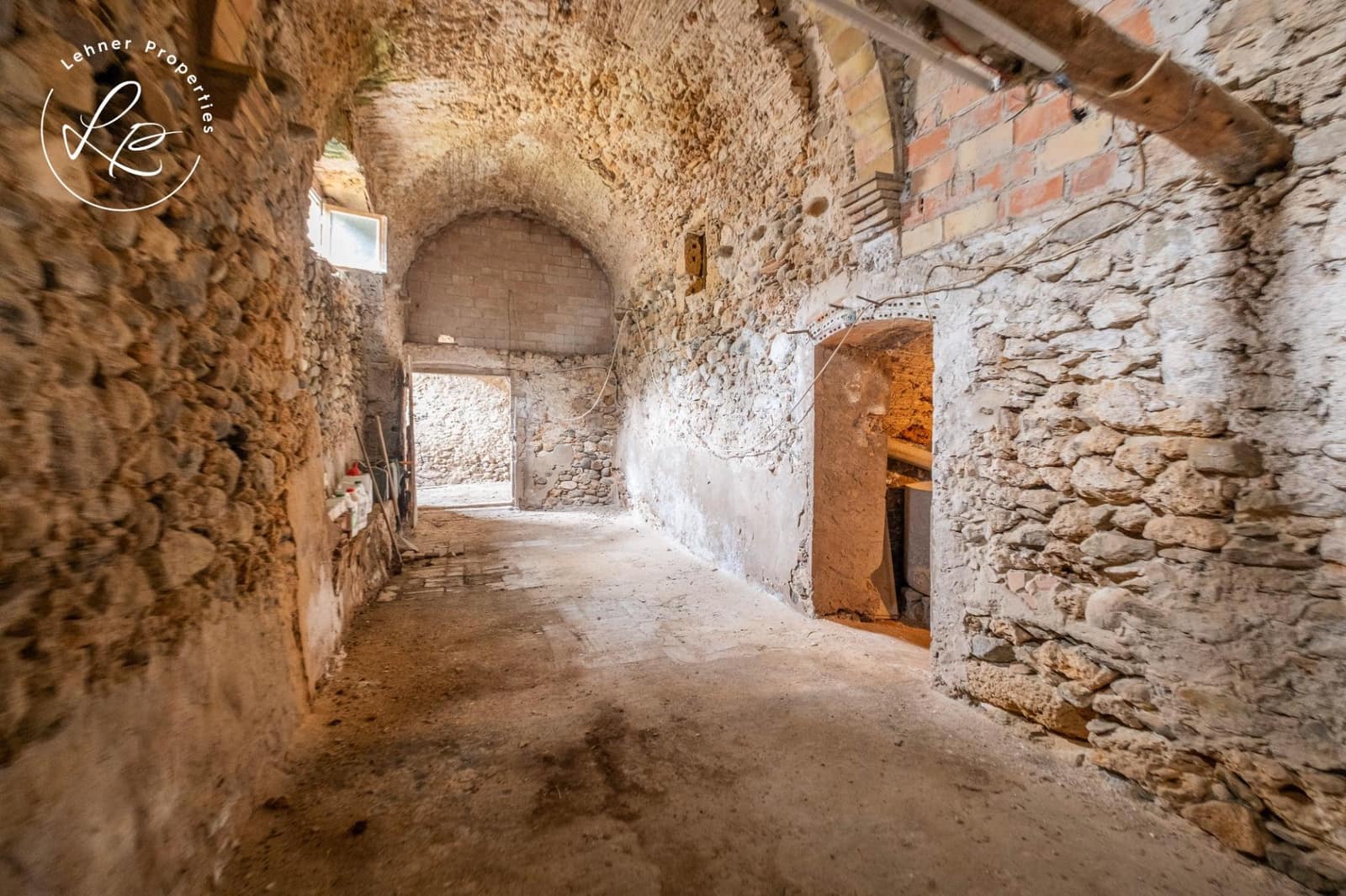 5 slaapkamer Huis te koop in Boadella d'Emporda - € 395.000 (Ref: 9431688)