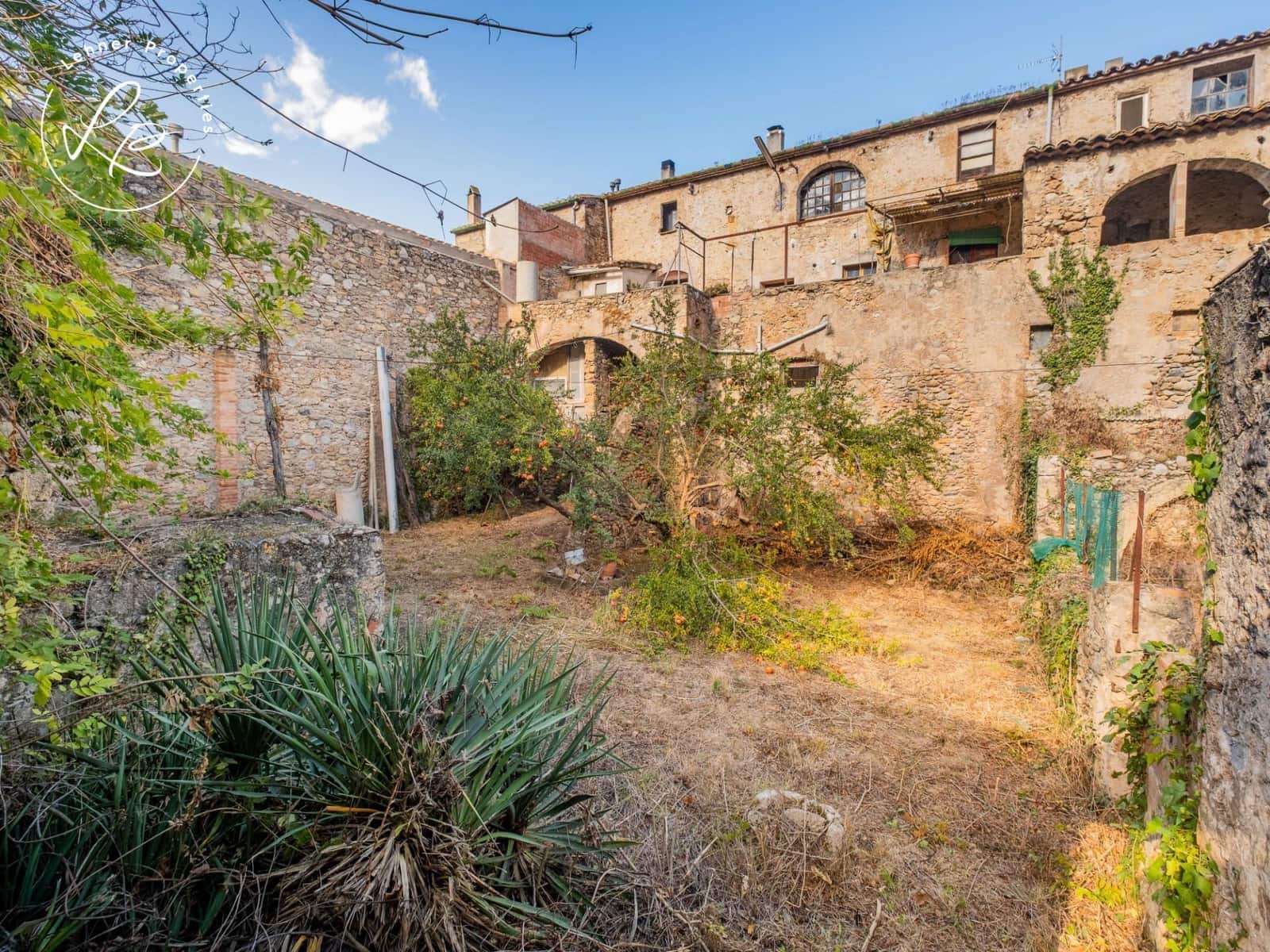 5 slaapkamer Huis te koop in Boadella d'Emporda - € 395.000 (Ref: 9431688)