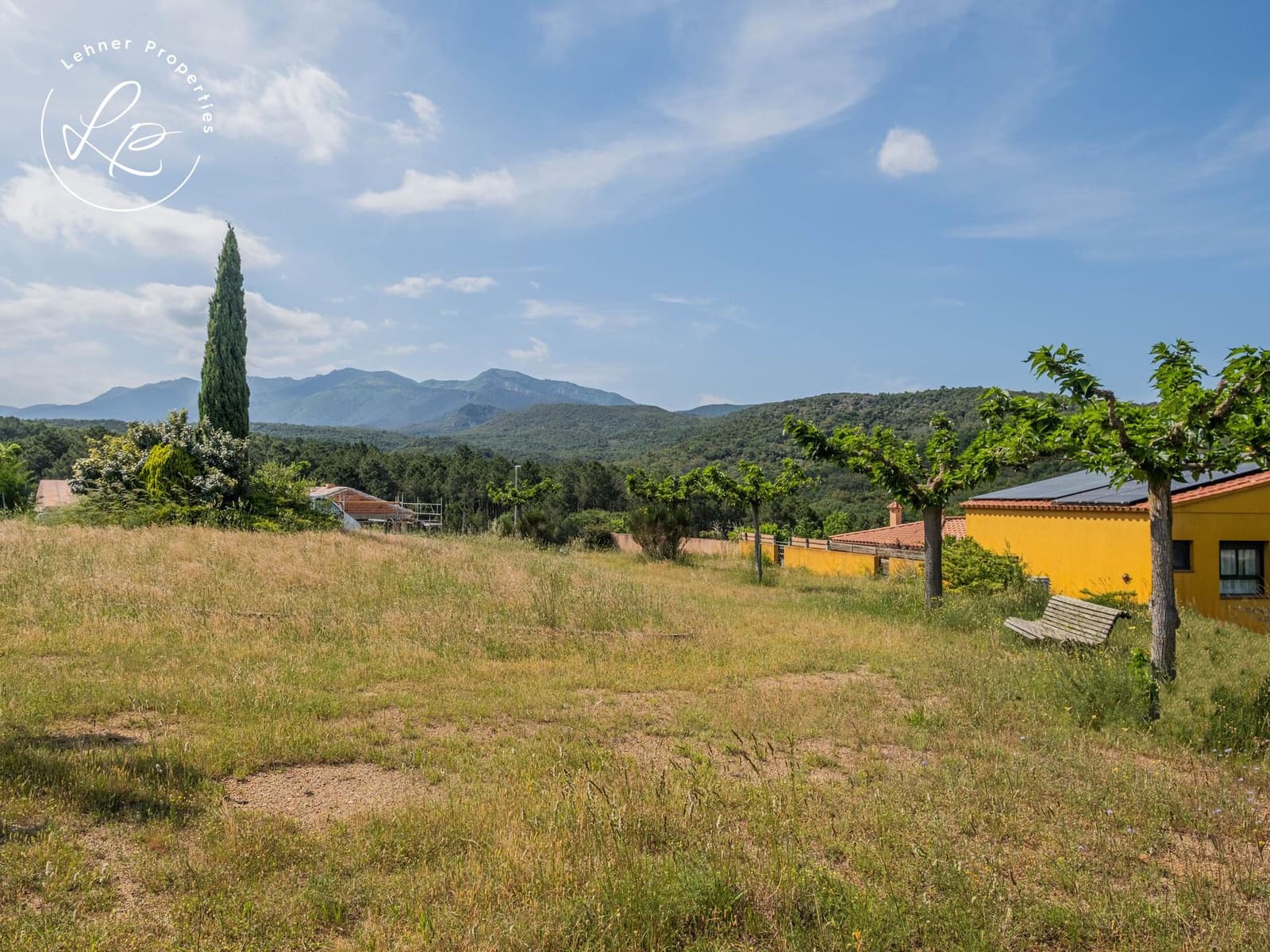 Mark till salu i Darnius - 57 000 € (Ref: 9431690)