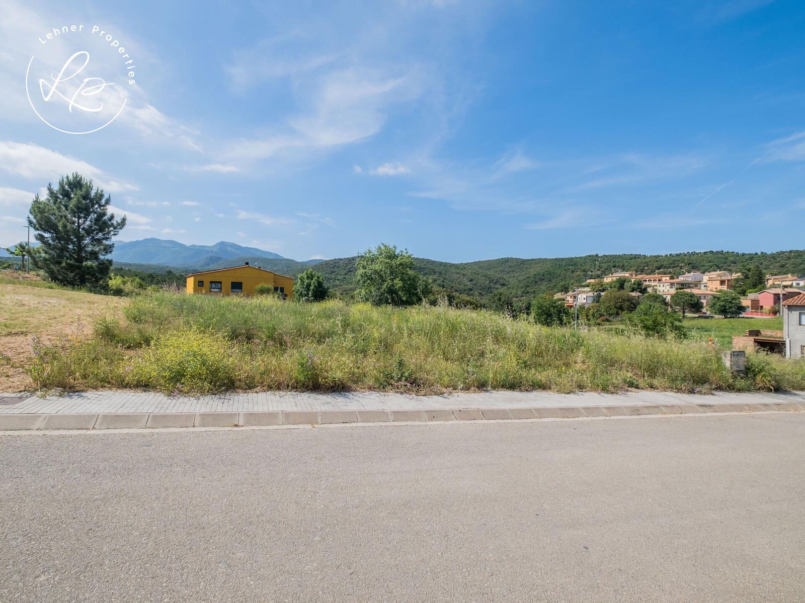 Mark till salu i Darnius - 57 000 € (Ref: 9431690)