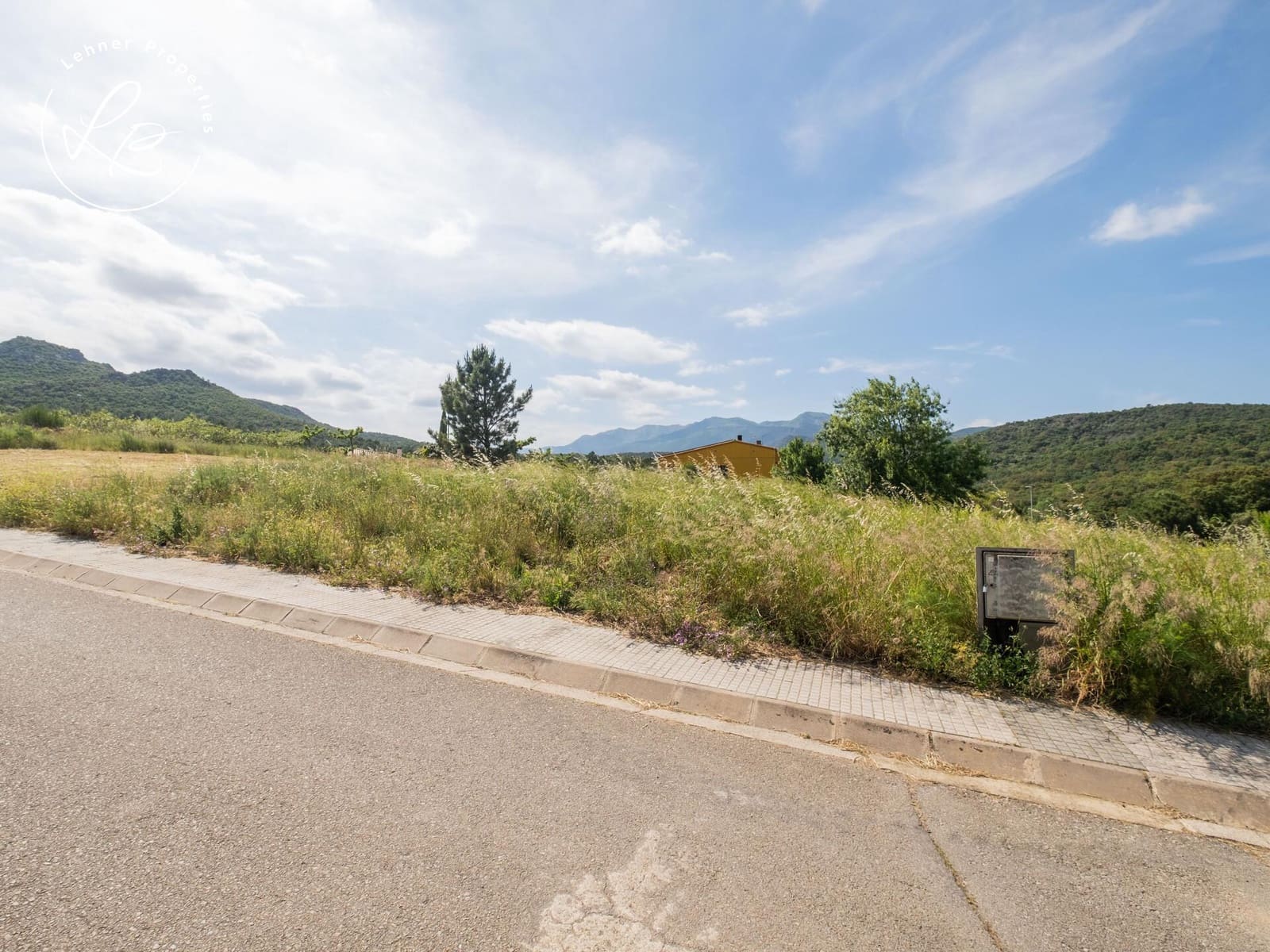 Mark till salu i Darnius - 57 000 € (Ref: 9431690)