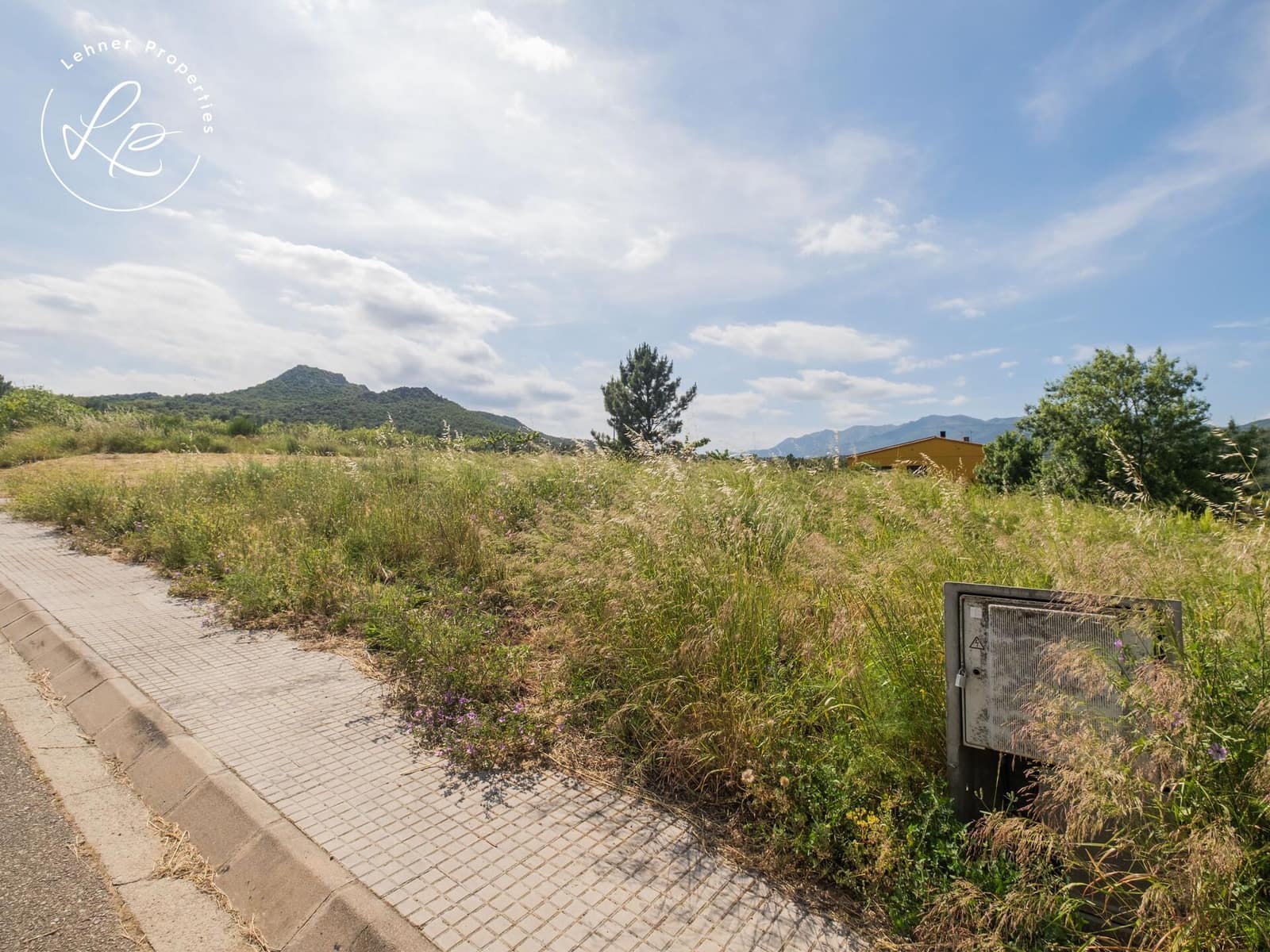 Mark till salu i Darnius - 57 000 € (Ref: 9431690)