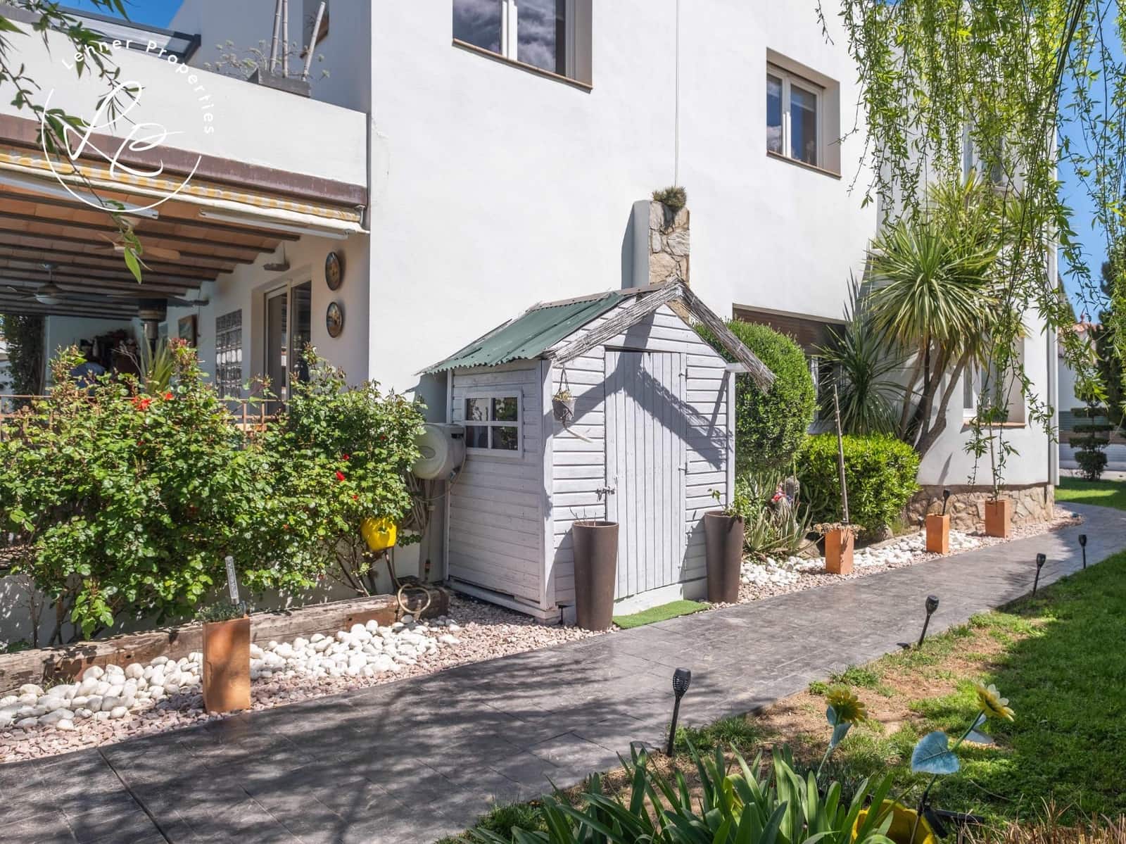 4 soveværelse Villa til salg i Empuriabrava - € 890.000 (Ref: 9431691)