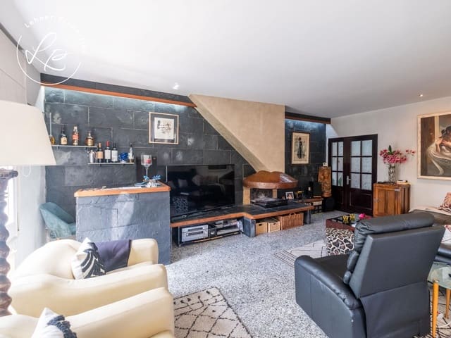 4 sovrum Villa till salu i Empuriabrava, Castelló d'Empúries med pool garage - 795 000 € (Ref: 9431691)