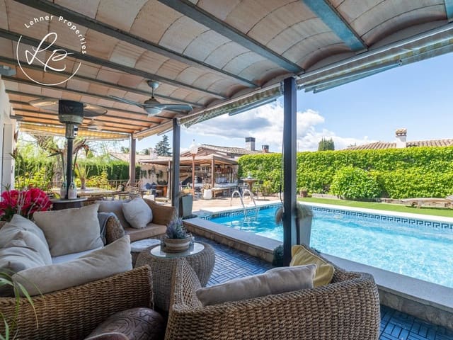 4 sovrum Villa till salu i Empuriabrava, Castelló d'Empúries med pool garage - 795 000 € (Ref: 9431691)