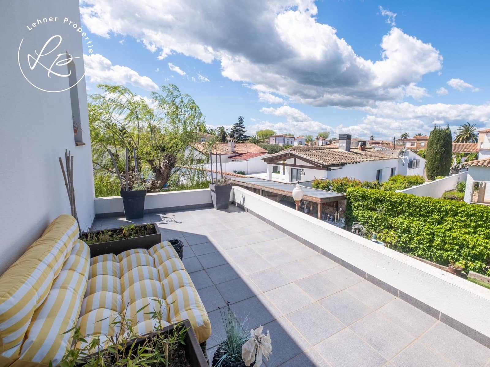 4 sypialnia Willa na sprzedaż w Empuriabrava z basenem garażem - 795 000 € (Ref: 9431691)