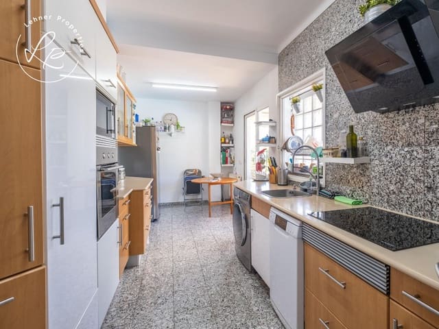 4 sovrum Villa till salu i Empuriabrava, Castelló d'Empúries med pool garage - 795 000 € (Ref: 9431691)