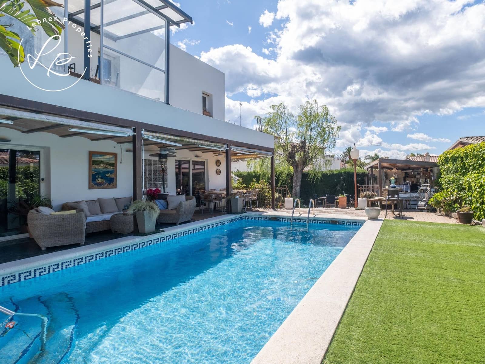 4 sypialnia Willa na sprzedaż w Empuriabrava z basenem garażem - 795 000 € (Ref: 9431691)