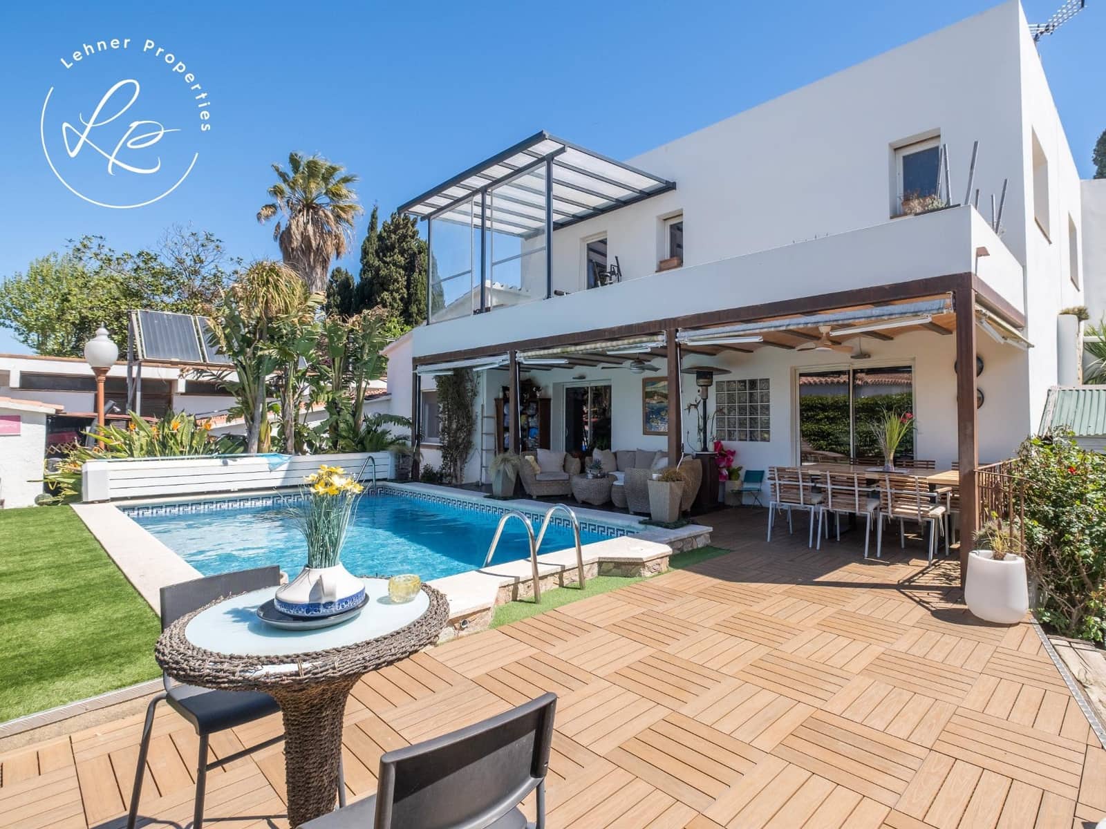 4 sypialnia Willa na sprzedaż w Empuriabrava z basenem garażem - 795 000 € (Ref: 9431691)