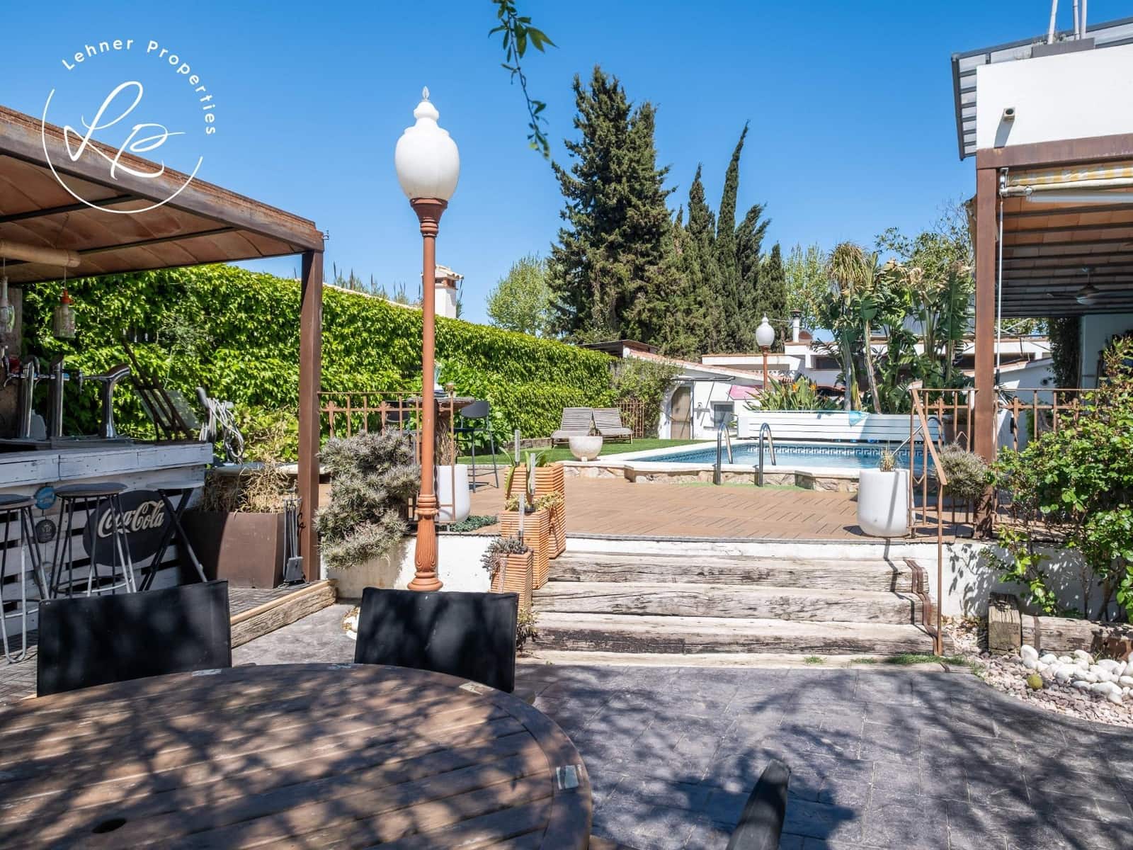 4 sypialnia Willa na sprzedaż w Empuriabrava z basenem garażem - 795 000 € (Ref: 9431691)