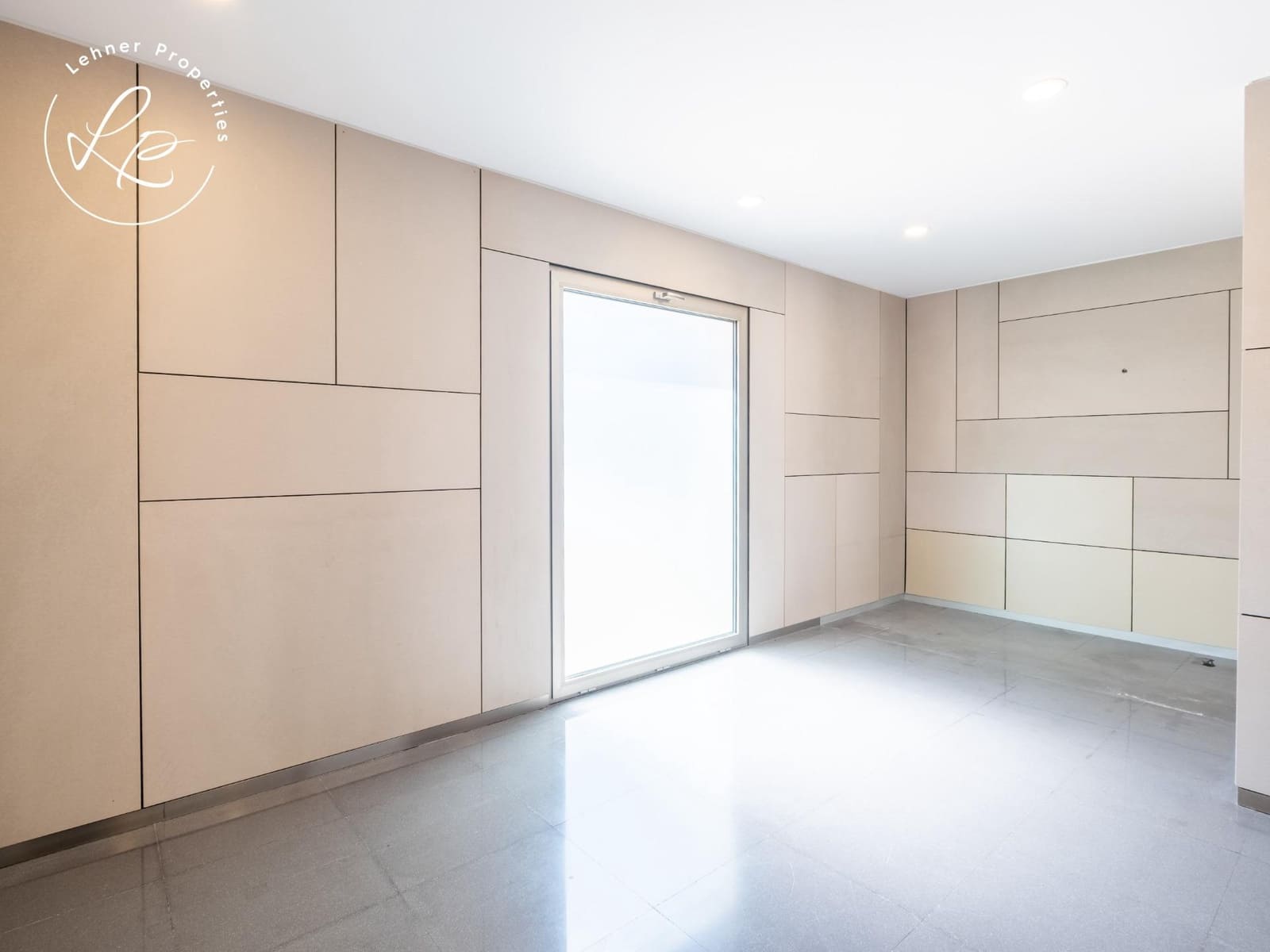 5 sypialnia Finka/Dom wiejski na sprzedaż w Avinyonet de Puigventos z garażem - 998 000 € (Ref: 9431692)