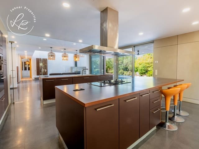 5 sypialnia Finka/Dom wiejski na sprzedaż w Avinyonet de Puigventós z garażem - 998 000 € (Ref: 9431692)