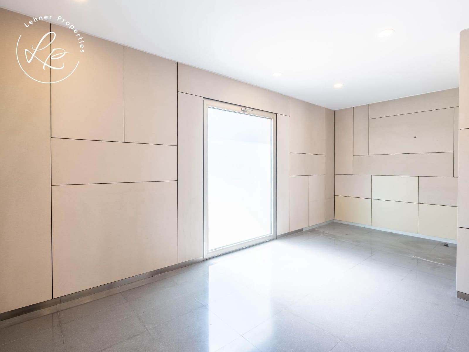 5 slaapkamer Finca/Landhuis te koop in Avinyonet de Puigventos met zwembad garage - € 895.000 (Ref: 9431692)