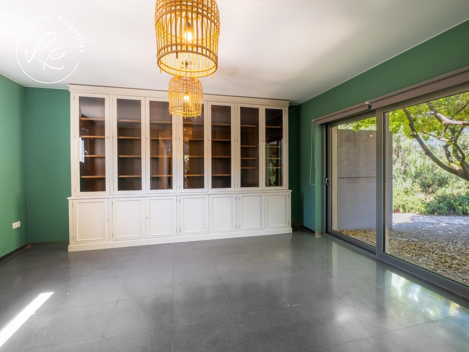 5 slaapkamer Finca/Landhuis te koop in Avinyonet de Puigventos met zwembad garage - € 895.000 (Ref: 9431692)