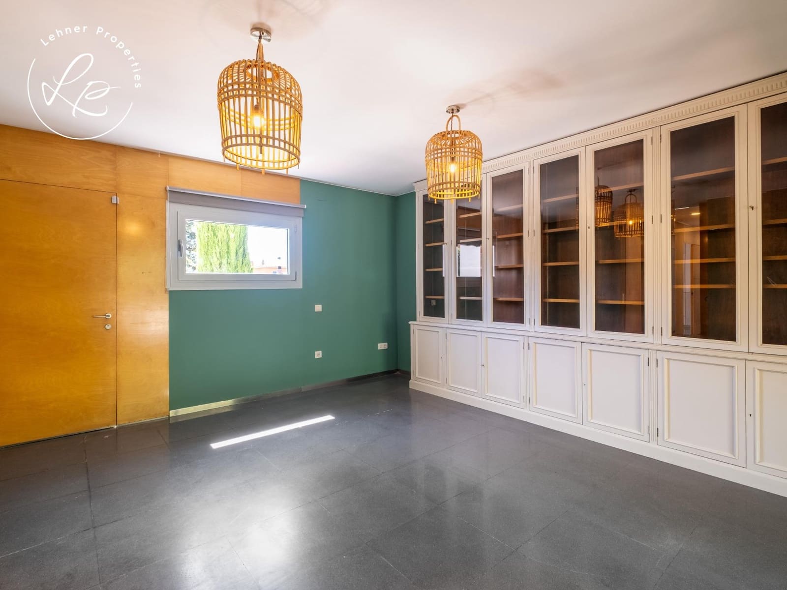 5 slaapkamer Finca/Landhuis te koop in Avinyonet de Puigventos met zwembad garage - € 895.000 (Ref: 9431692)