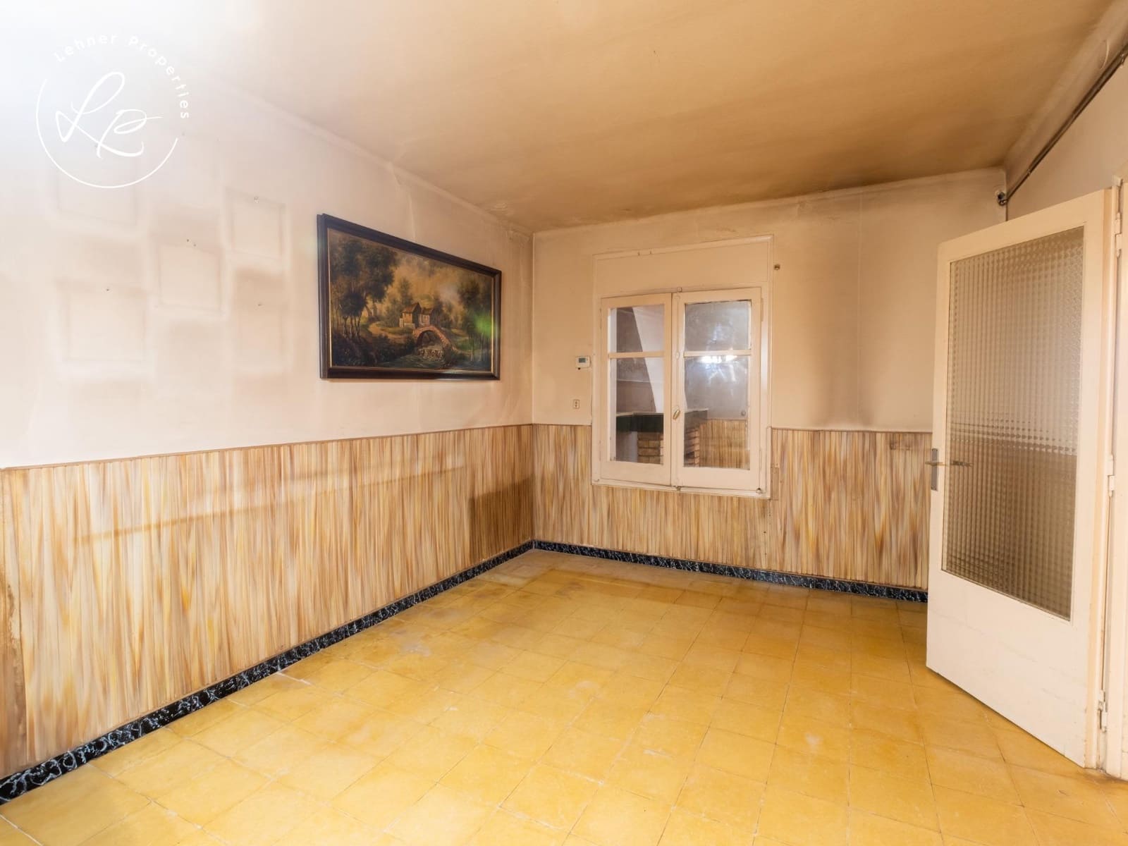 4 bedroom Villa for sale in Figueres with garage - € 205,000 (Ref: 9431694)