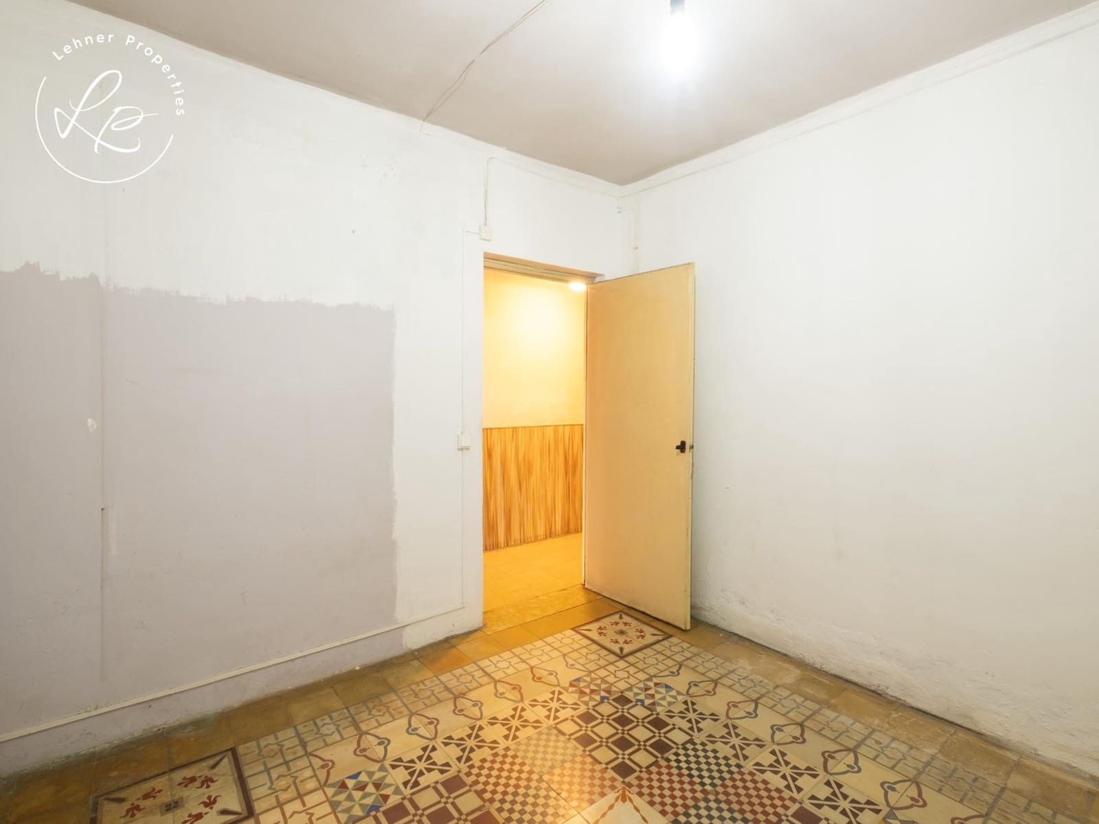 4 bedroom Villa for sale in Figueres with garage - € 205,000 (Ref: 9431694)