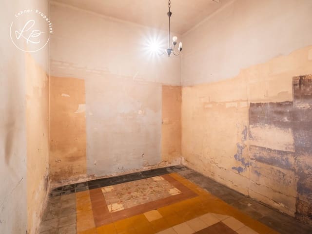 4 sovrum Villa till salu i Figueres med garage - 205 000 € (Ref: 9431694)